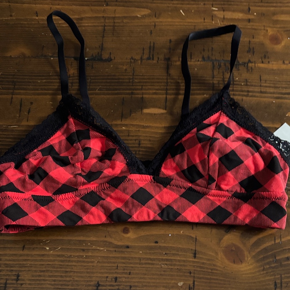 Jenni Bralette